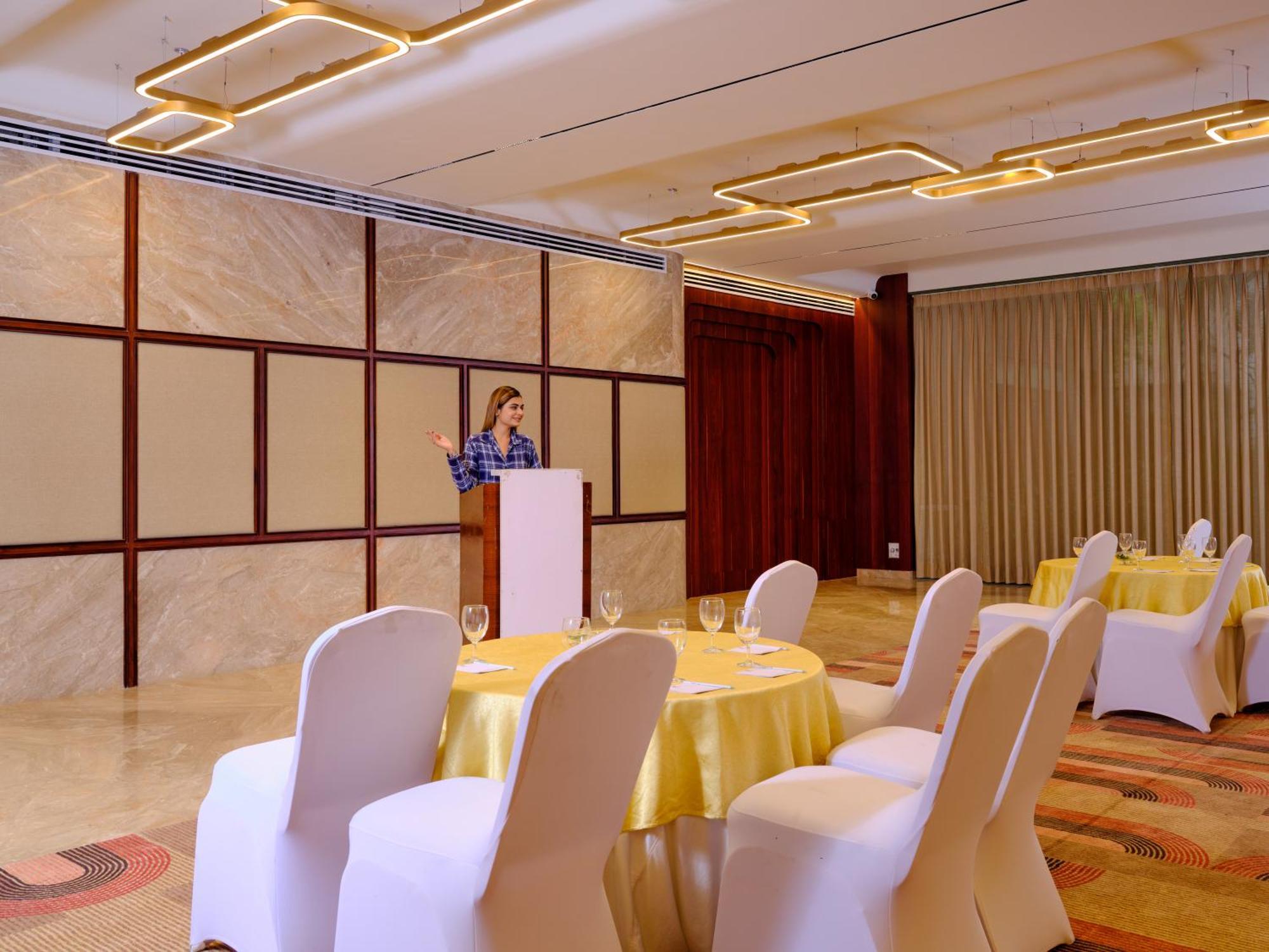 Best Western Country Woods Ambala Bagian luar foto