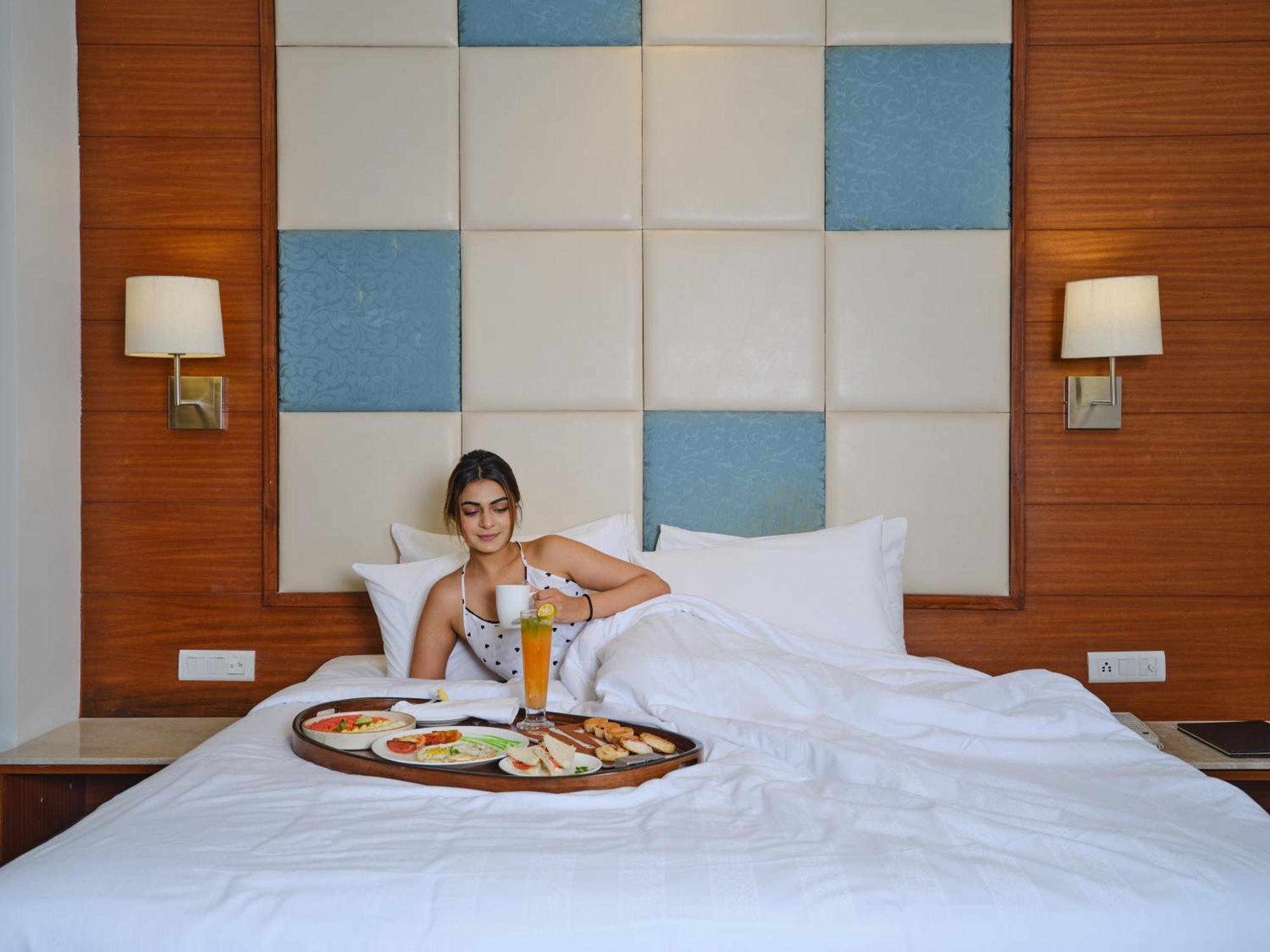 Best Western Country Woods Ambala Bagian luar foto