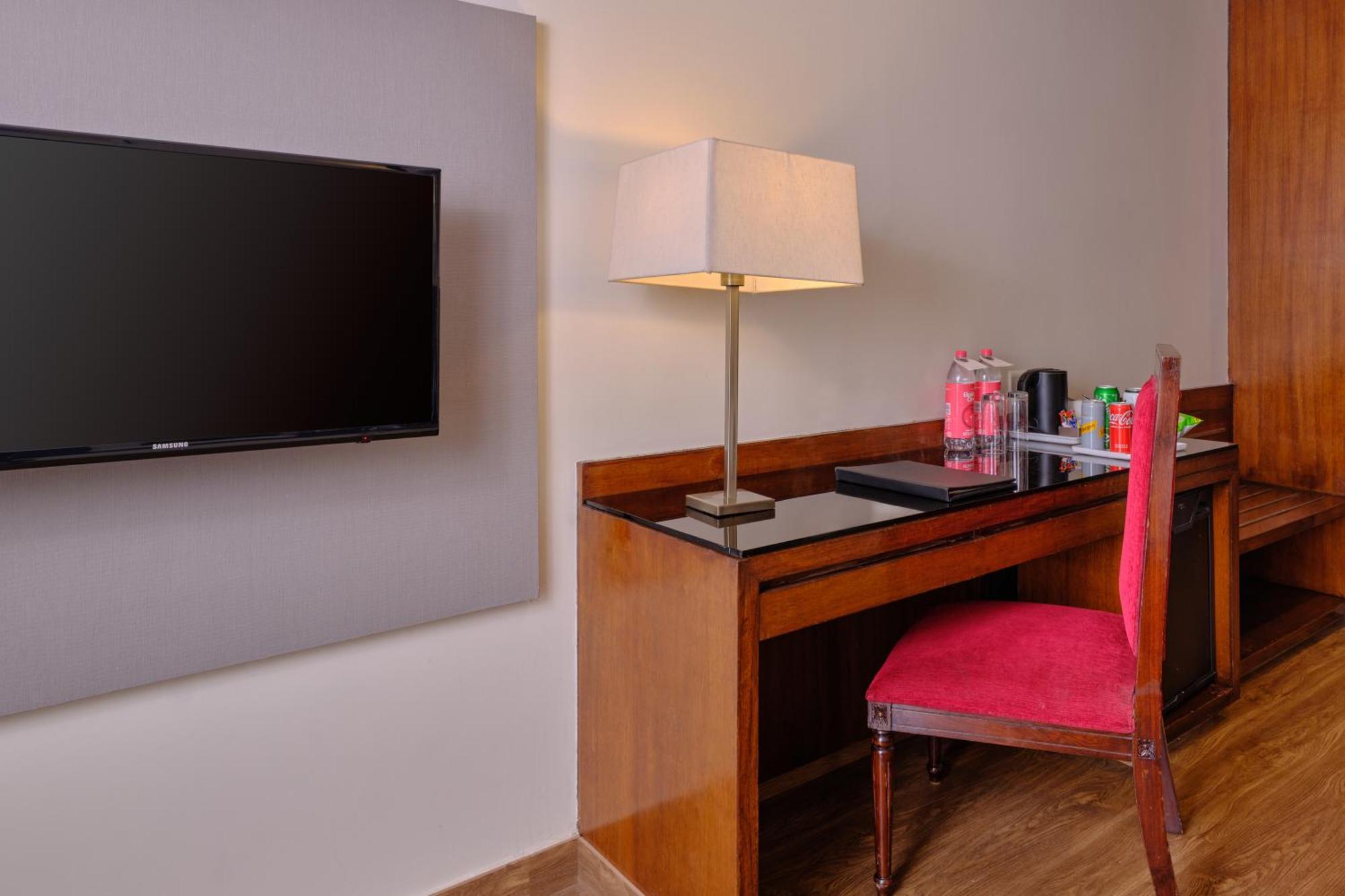 Best Western Country Woods Ambala Bagian luar foto