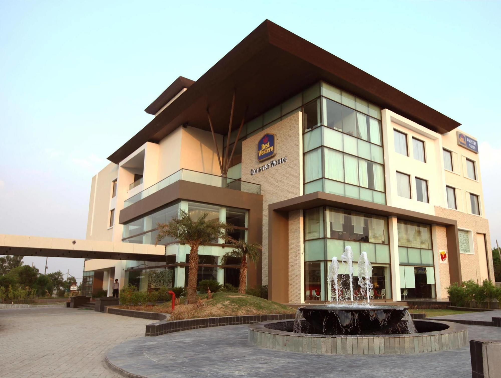 Best Western Country Woods Ambala Bagian luar foto